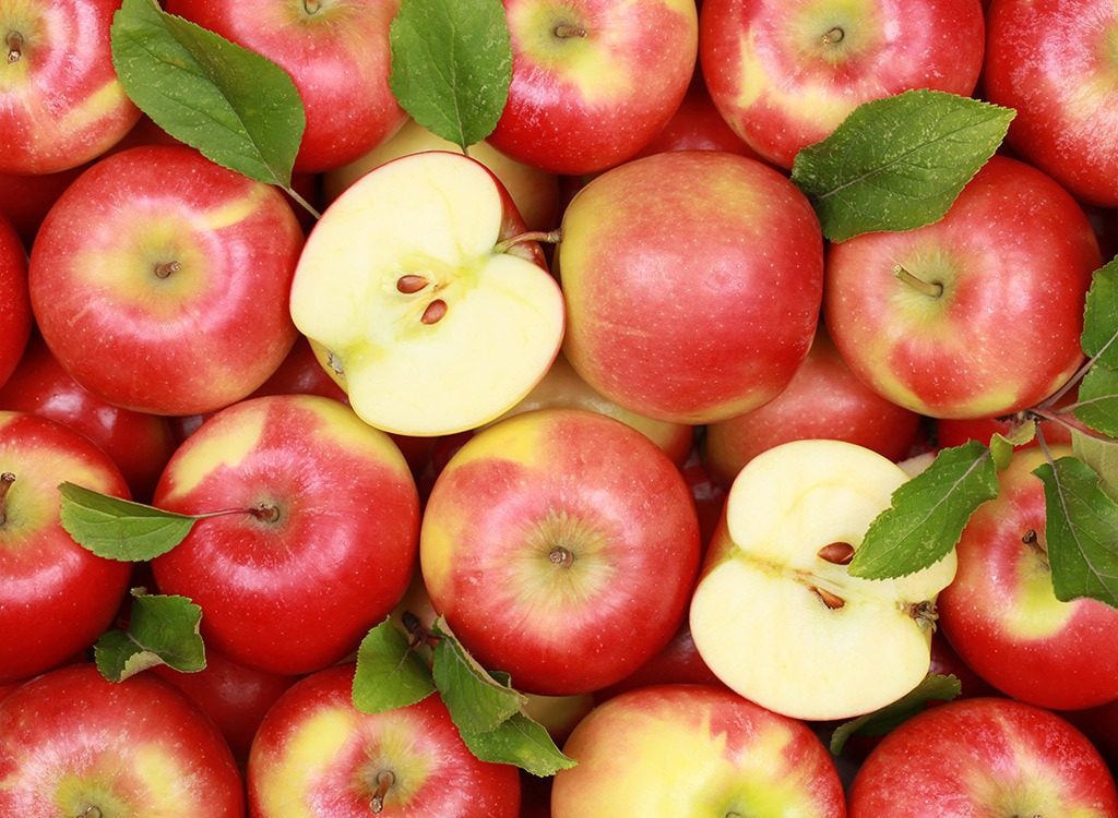 An apple a day protects from many diseases, but it will also make you lose weight