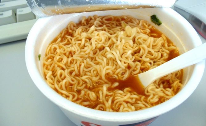 10 reasons not to eat instant noodles
